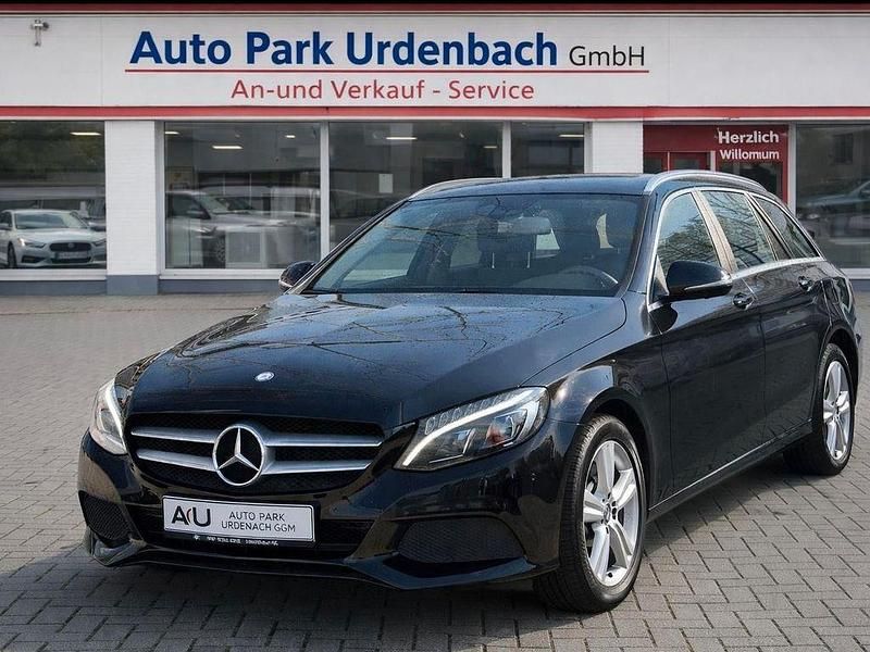 Gebraucht Mercedes C180 156 PS (114 kW) 2015 Schwarz Kombi