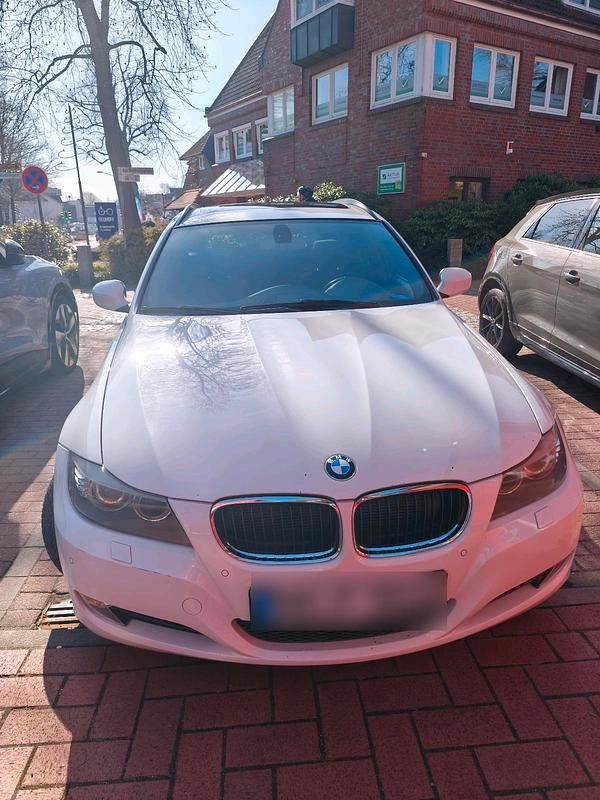 Gebraucht BMW 320 186 PS (136 kW) 2011 Weiß Kombi