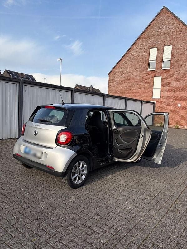 Second-hand Smart ForFour Passion 71 CP (52 kW) 2017 Argintiu Hatchback