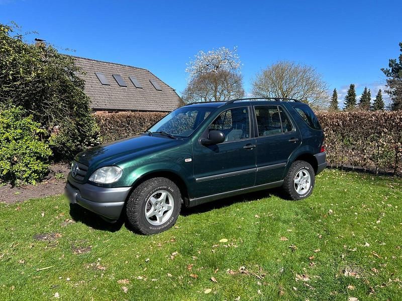 Gebraucht Mercedes ML320 218 PS (160 kW) 2001 Grün SUV