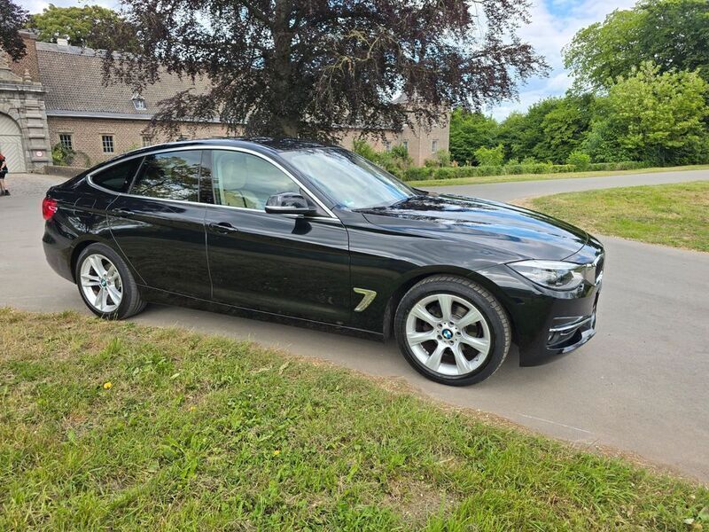 Blau Gebraucht 2017 BMW 318 Gran Turismo Luxury Line Limousine | 17.500 € (Guter Preis) - Bild 1/4