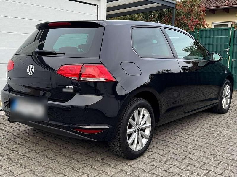 Gebraucht VW Golf VII LOUNGE 110 PS (80 kW) 2015 Schwarz Kleinwagen