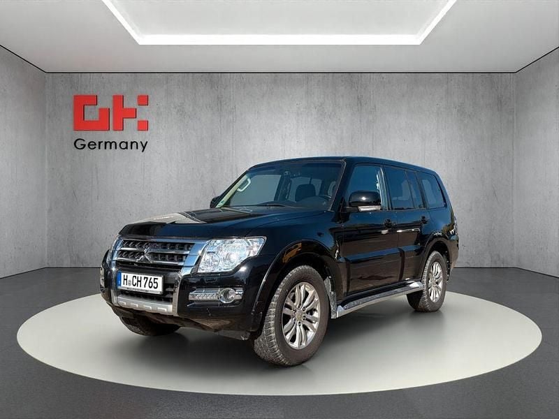 Schwarz Gebraucht 2015 Mitsubishi Pajero SUV | 25.999 € (Guter Preis) - Bild 1/4