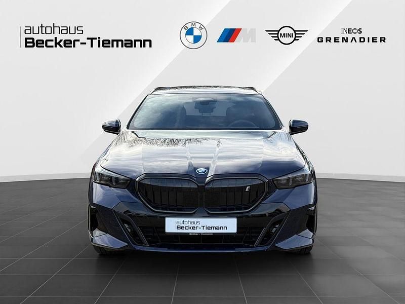 Neu BMW i5 Exclusive 250 kW (340 PS) 2026 Blau Limousine