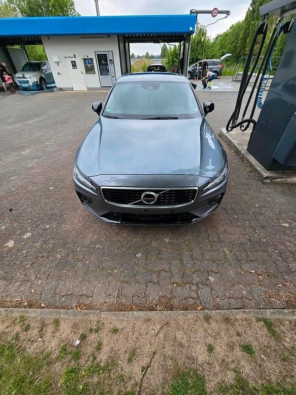 Silber Gebraucht 2020 Volvo S60 R-Design Limousine | 22.999 € (Superpreis) - Bild 1/4