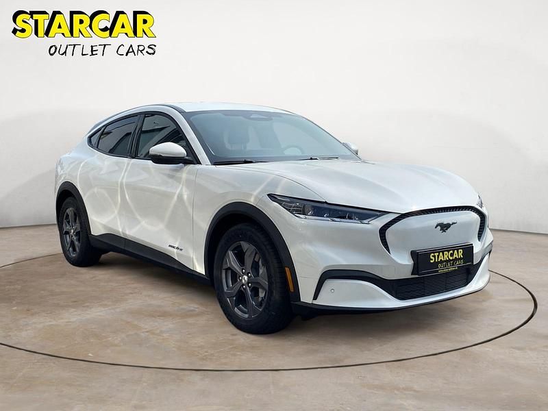Starweiß metallic Gebraucht 2022 Ford Mustang Mach-E Standard Range SUV | 36.370 € (Fairer Preis) - Bild 1/4