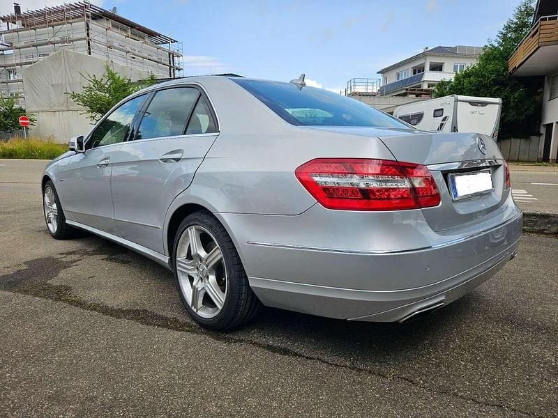 Gebraucht Mercedes E350 Avantgarde 306 PS (225 kW) 2011 Silber Limousine