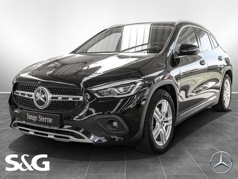 Metalliclack kosmosschwarz Gebraucht 2021 Mercedes GLA200 Progressive SUV | 28.277 € (Guter Preis) - Bild 1/4