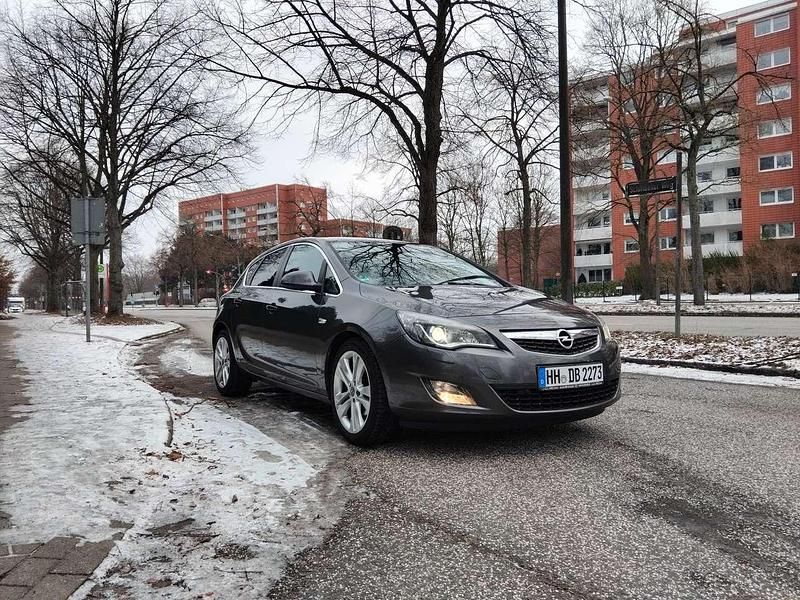 Gebraucht Opel Astra Edition 160 PS (117 kW) 2010 Grau Kombi