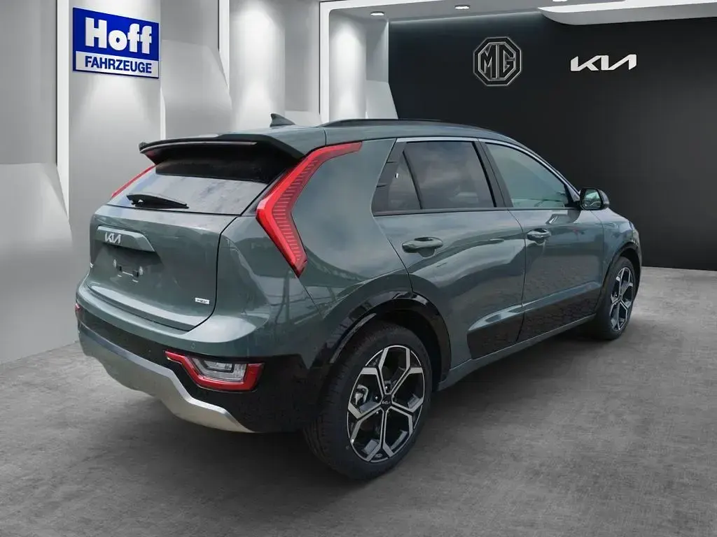 Neu Kia Niro Spirit 129 PS (94 kW) 2026 Grün SUV