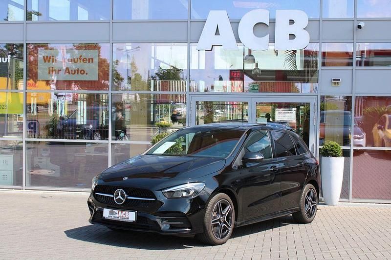 Schwarz Gebraucht 2021 Mercedes B250e AMG line Van / Kleinbus | 26.900 € (Fairer Preis) - Bild 1/4