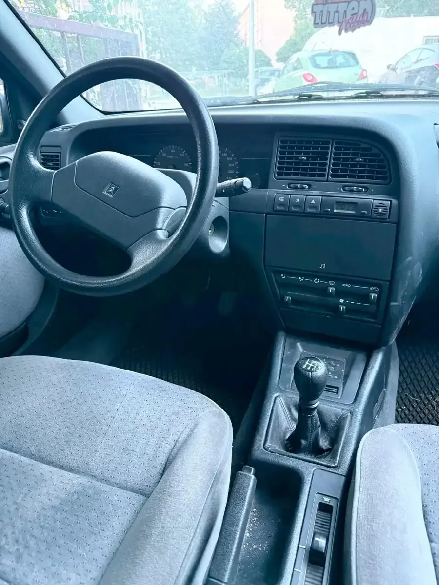Gebraucht Citroën Xantia 110 PS (80 kW) 1994 Silber Kleinwagen