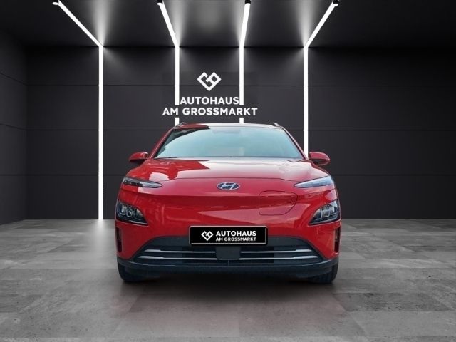 Rot Gebraucht 2022 Hyundai Kona Prime SUV | 24.990 € (Etwas zu teuer) - Bild 1/4