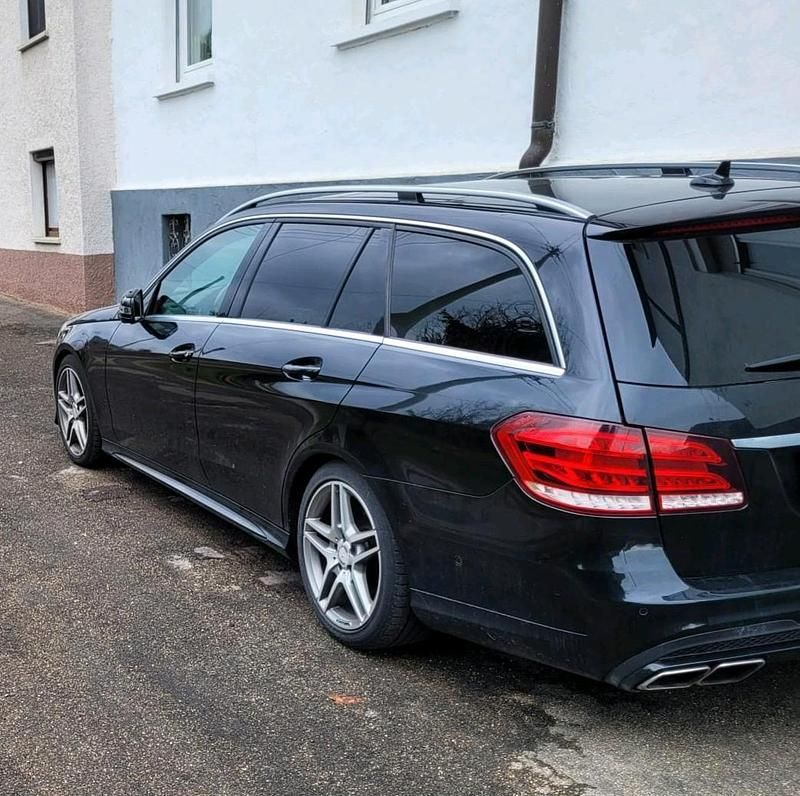 Gebraucht Mercedes E500 408 PS (300 kW) 2013 Schwarz Kombi