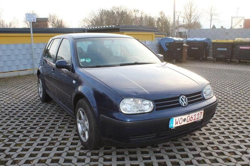 Gebraucht VW Golf IV Basis 101 PS (74 kW) 2003 Blau Limousine