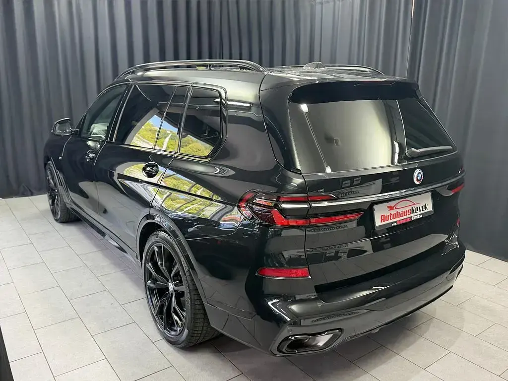Gebraucht BMW X7 M Sport 352 PS (258 kW) 2023 Schwarz SUV