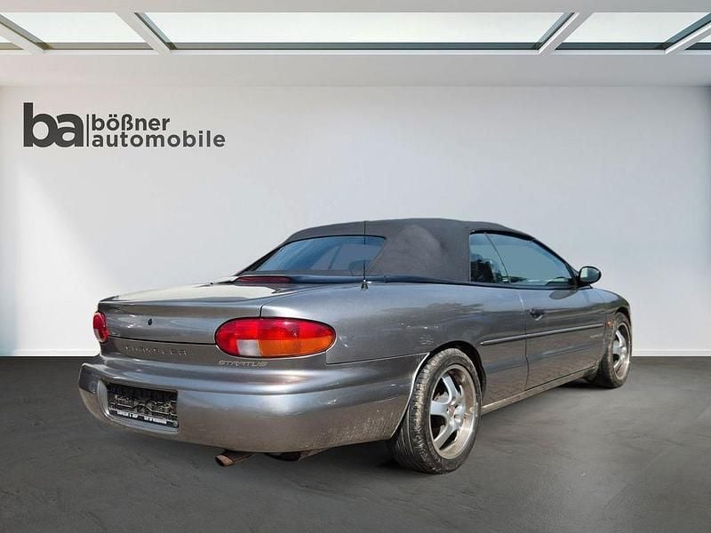 Gebraucht Chrysler Stratus 131 PS (96 kW) 1999 Grau Cabrio