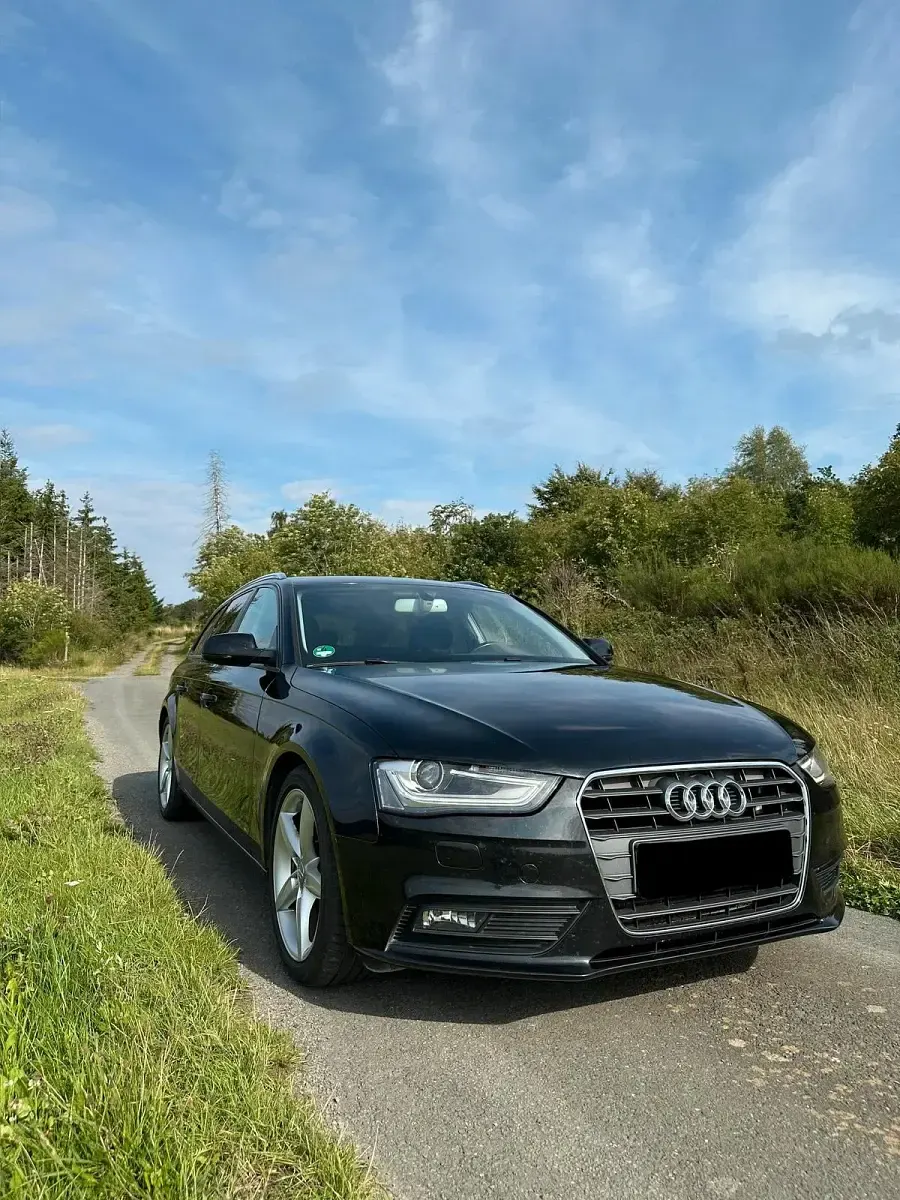 Gebraucht Audi A4 143 PS (105 kW) 2012 Schwarz Kombi