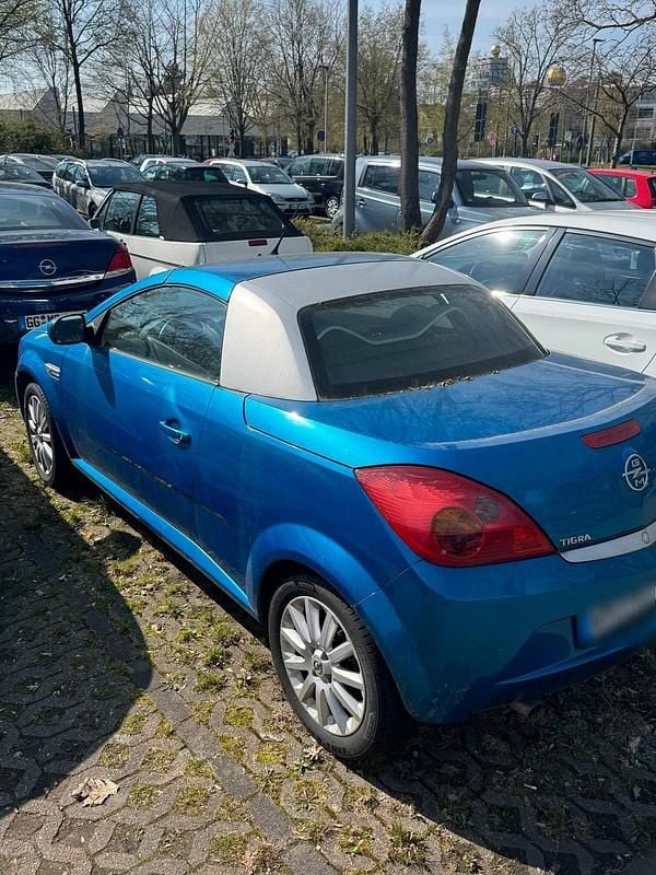 Gebraucht Opel Tigra 125 PS (91 kW) 2004 Blau Cabrio