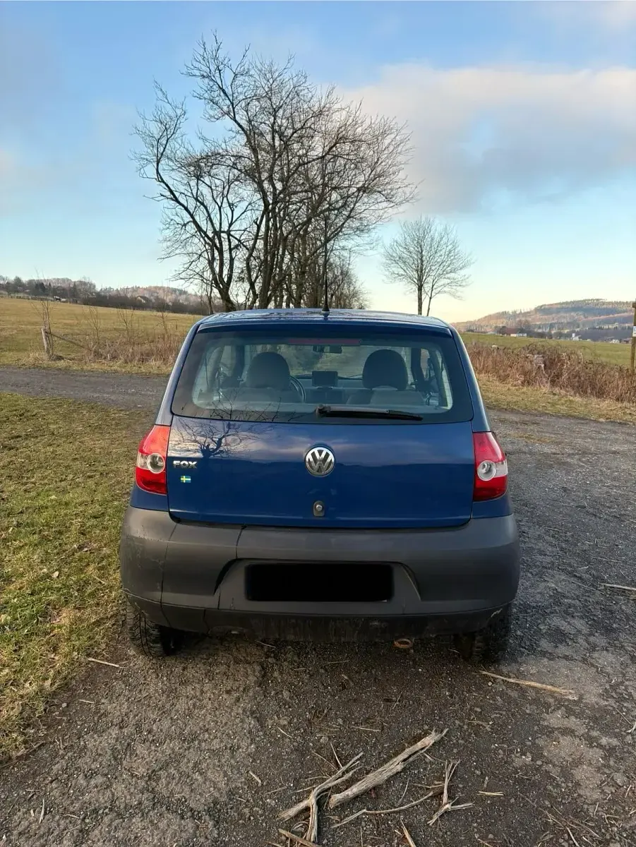 Gebraucht VW Fox 54 PS (39 kW) 2010 Blau Kleinwagen
