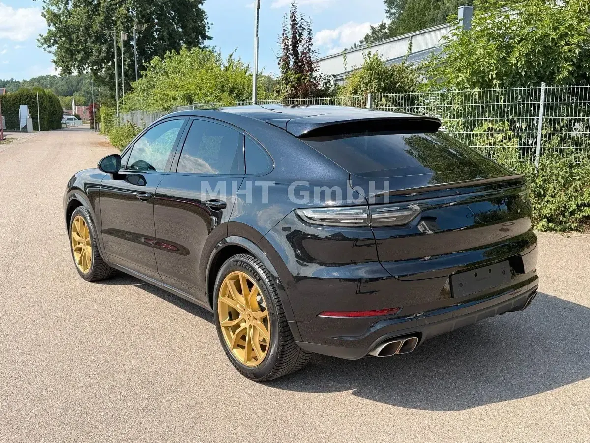 Gebraucht Porsche Cayenne Turbo Coupe 549 PS (403 kW) 2020 Schwarz SUV