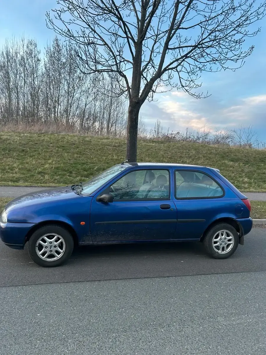 Gebraucht Ford Fiesta 75 PS (55 kW) 1999 Blau Kleinwagen