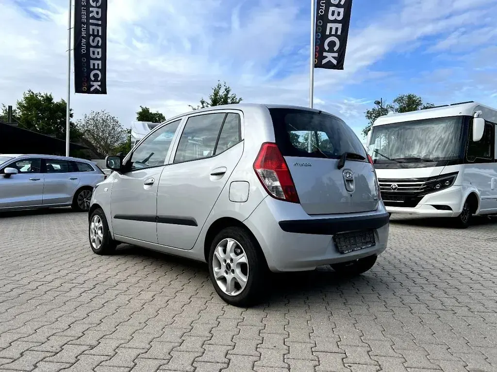 Gebraucht Hyundai i10 Classic 77 PS (56 kW) 2009 Silber (metallic) Kleinwagen
