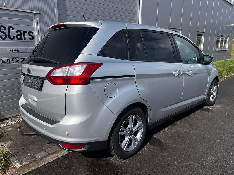 Gebraucht Ford Grand C-Max Trend 116 PS (85 kW) 2014 Silber Van / Kleinbus