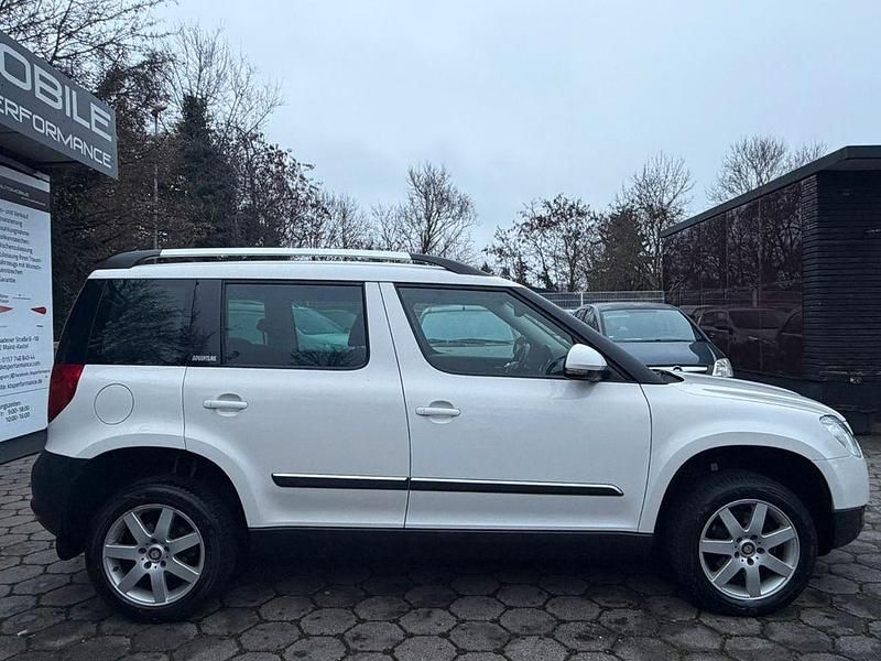Gebraucht Skoda Yeti Adventure 105 PS (77 kW) 2013 Weiß SUV