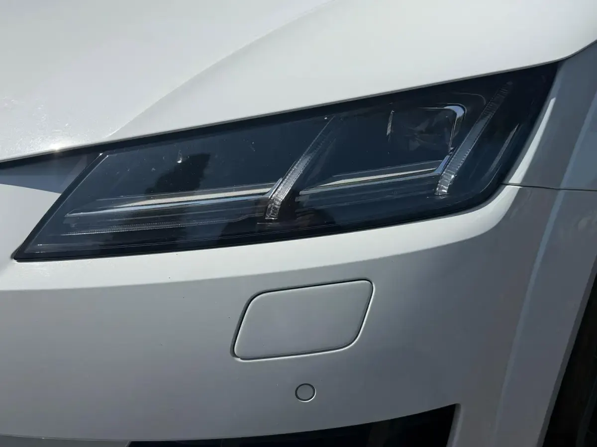 Gebraucht Audi TT Comfort 184 PS (135 kW) 2014 Weiß Coupé