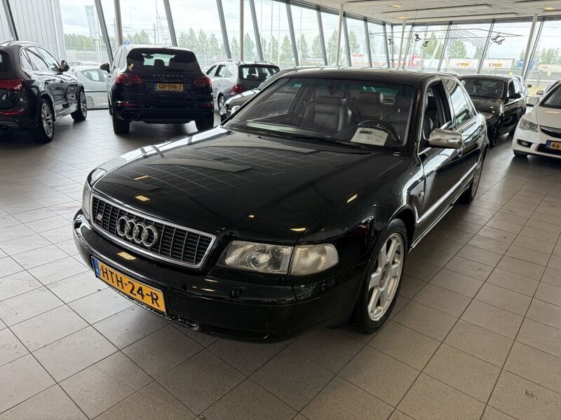 Schwarz Gebraucht 1998 Audi S8 Performance Limousine | 7.190 € - Bild 1/4