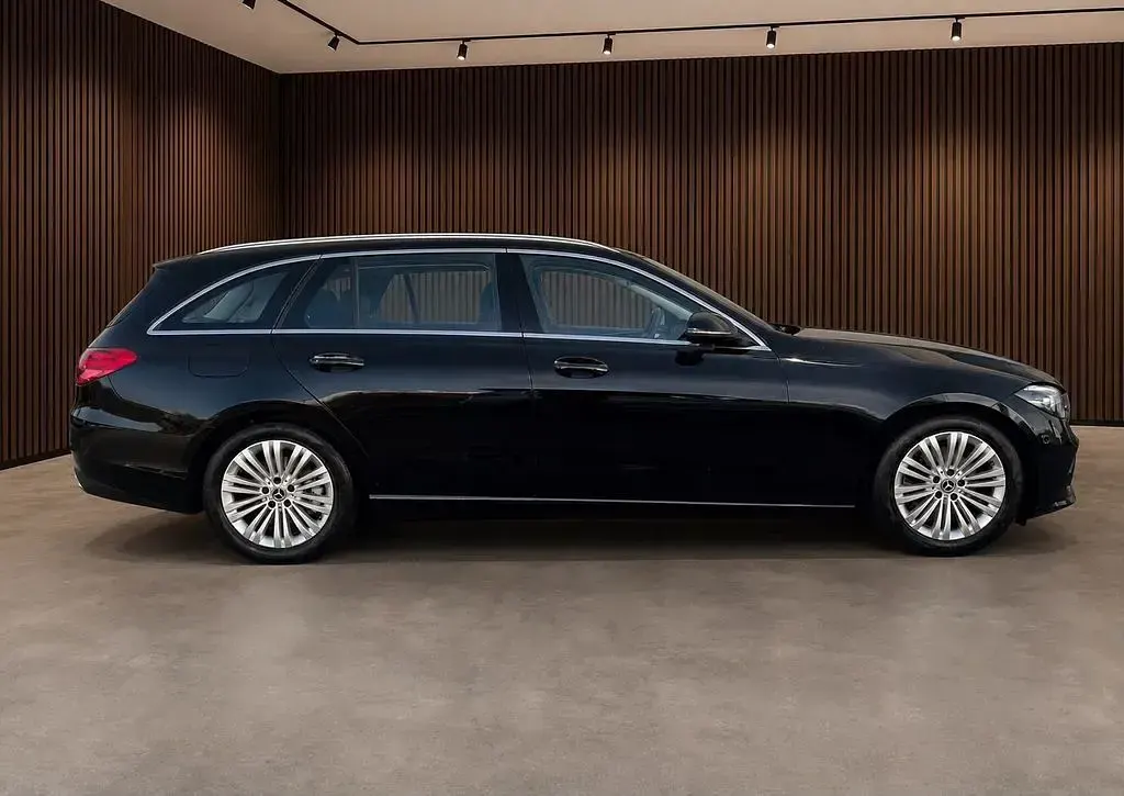 Gebraucht Mercedes C200 163 PS (119 kW) 2022 Schwarz Limousine