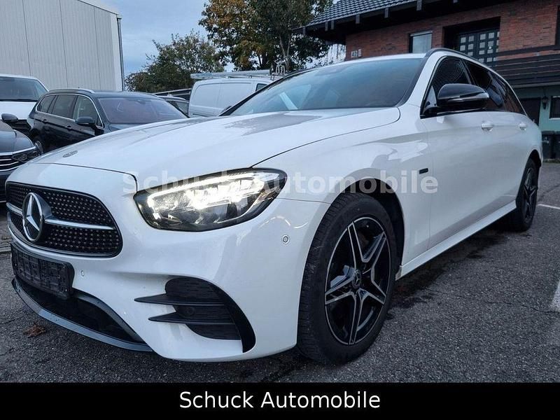 Gebraucht Mercedes E300 AMG 194 PS (142 kW) 2020 Weiß Limousine