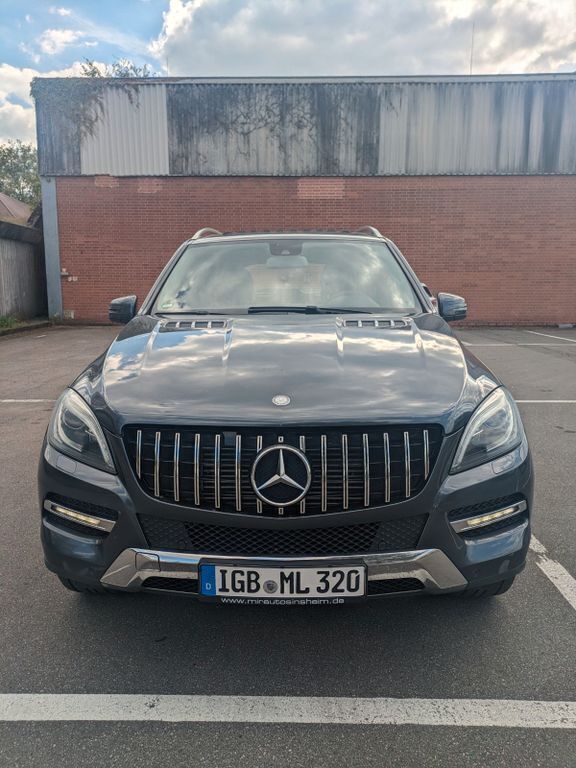Gebraucht Mercedes ML350 258 PS (189 kW) 2013 Grau SUV