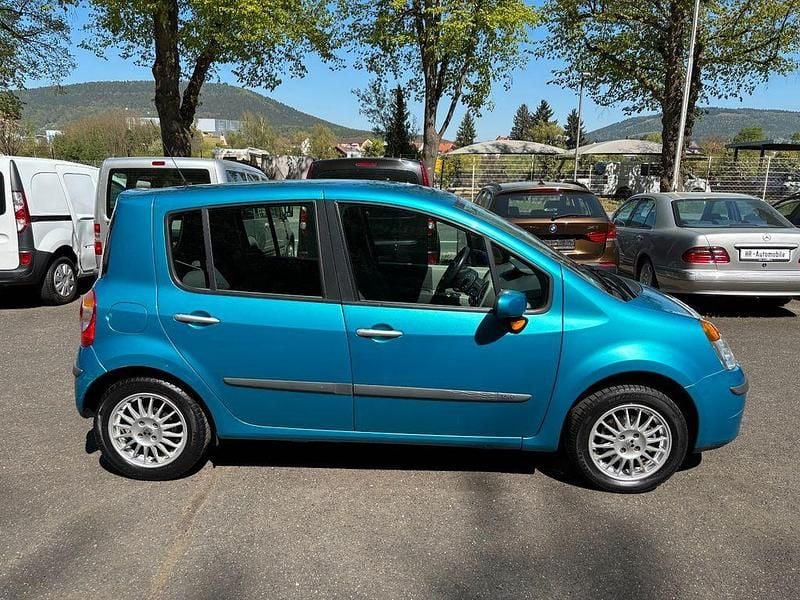 Second-hand Renault Modus 75 CP (55 kW) 2006 Albastru Monovolum