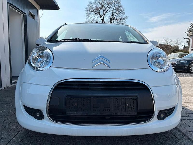 Gebraucht Citroën C1 SELECTION 68 PS (50 kW) 2011 Weiß Kleinwagen