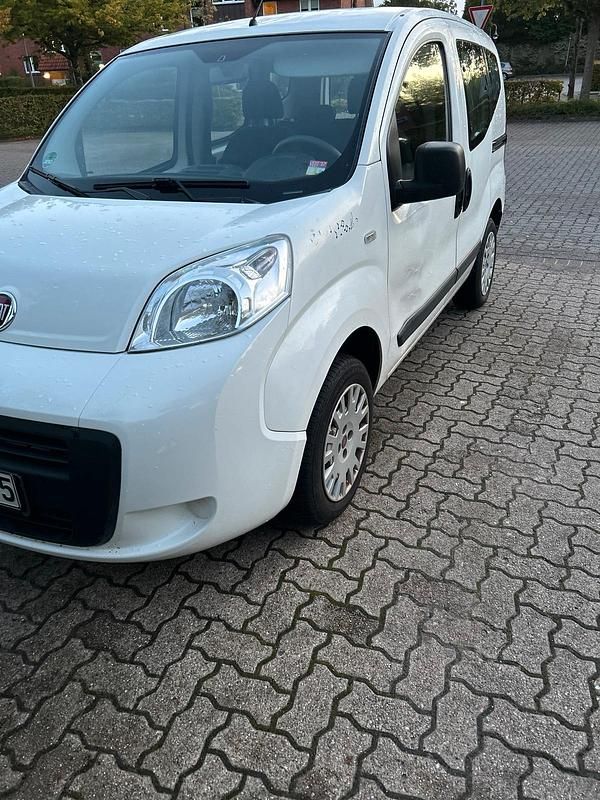 Weiß Gebraucht 2010 Fiat Fiorino Trekking Van / Kleinbus | 1.690 € (Fairer Preis) - Bild 1/4