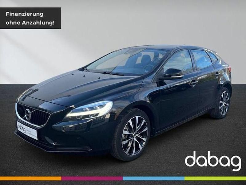 Gebraucht Volvo V40 Momentum 122 PS (89 kW) 2019 Schwarz Limousine