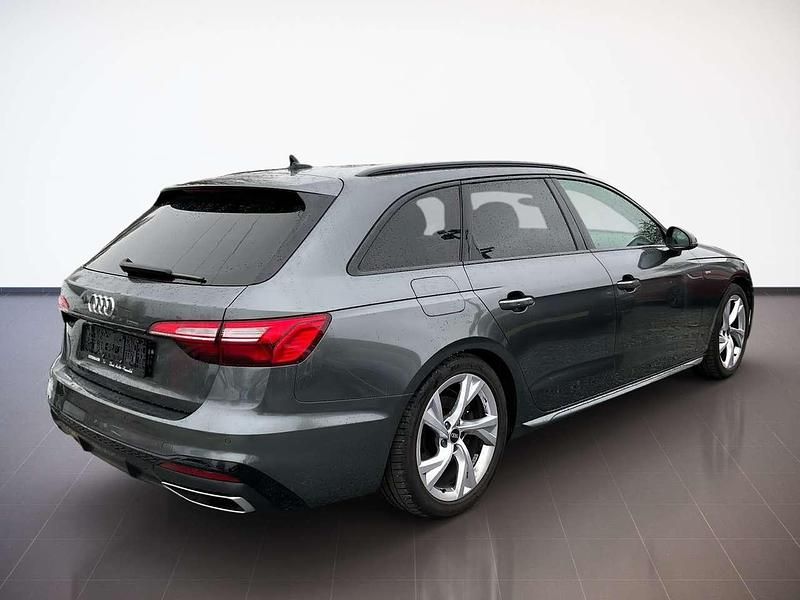 Second-hand Audi A4 S-Line 150 CP (110 kW) 2023 Gri Break