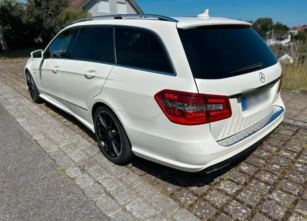 Gebraucht Mercedes E350 AMG 306 PS (225 kW) 2011 Weiß Kombi
