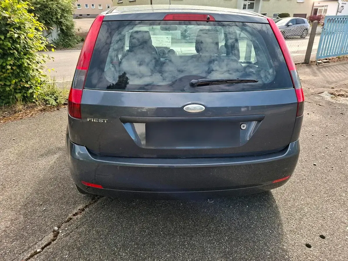 Gebraucht Ford Fiesta 69 PS (50 kW) 2005 Braun Kleinwagen