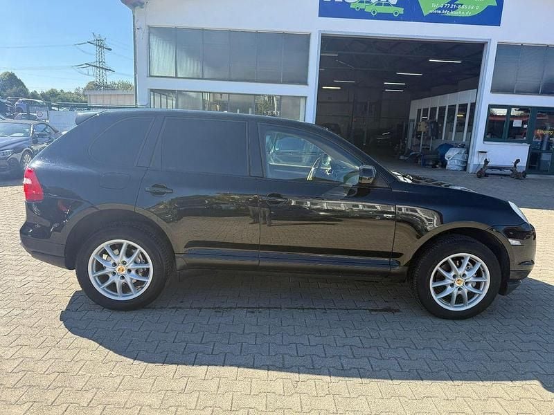 Gebraucht Porsche Cayenne 239 PS (175 kW) 2009 Tiefschwarz (metallic) SUV