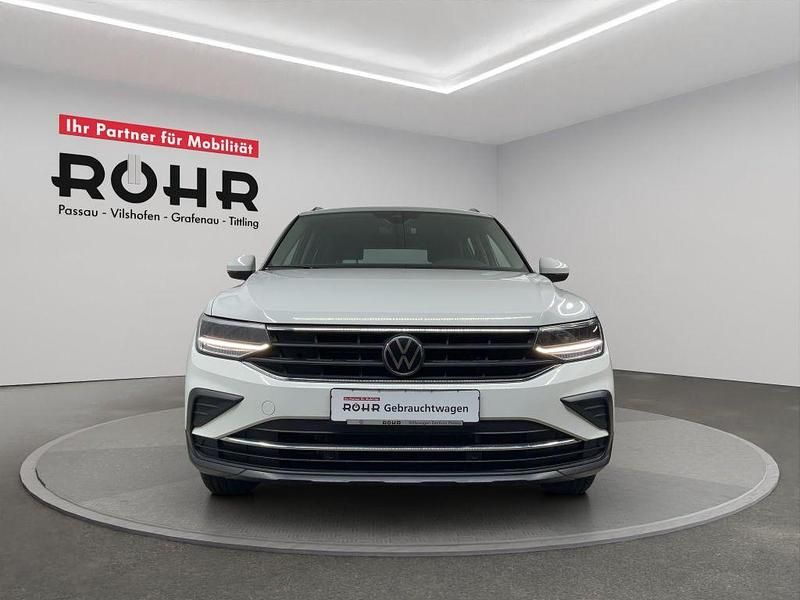 Gebraucht VW Tiguan Life 150 PS (110 kW) 2023 Pure white SUV