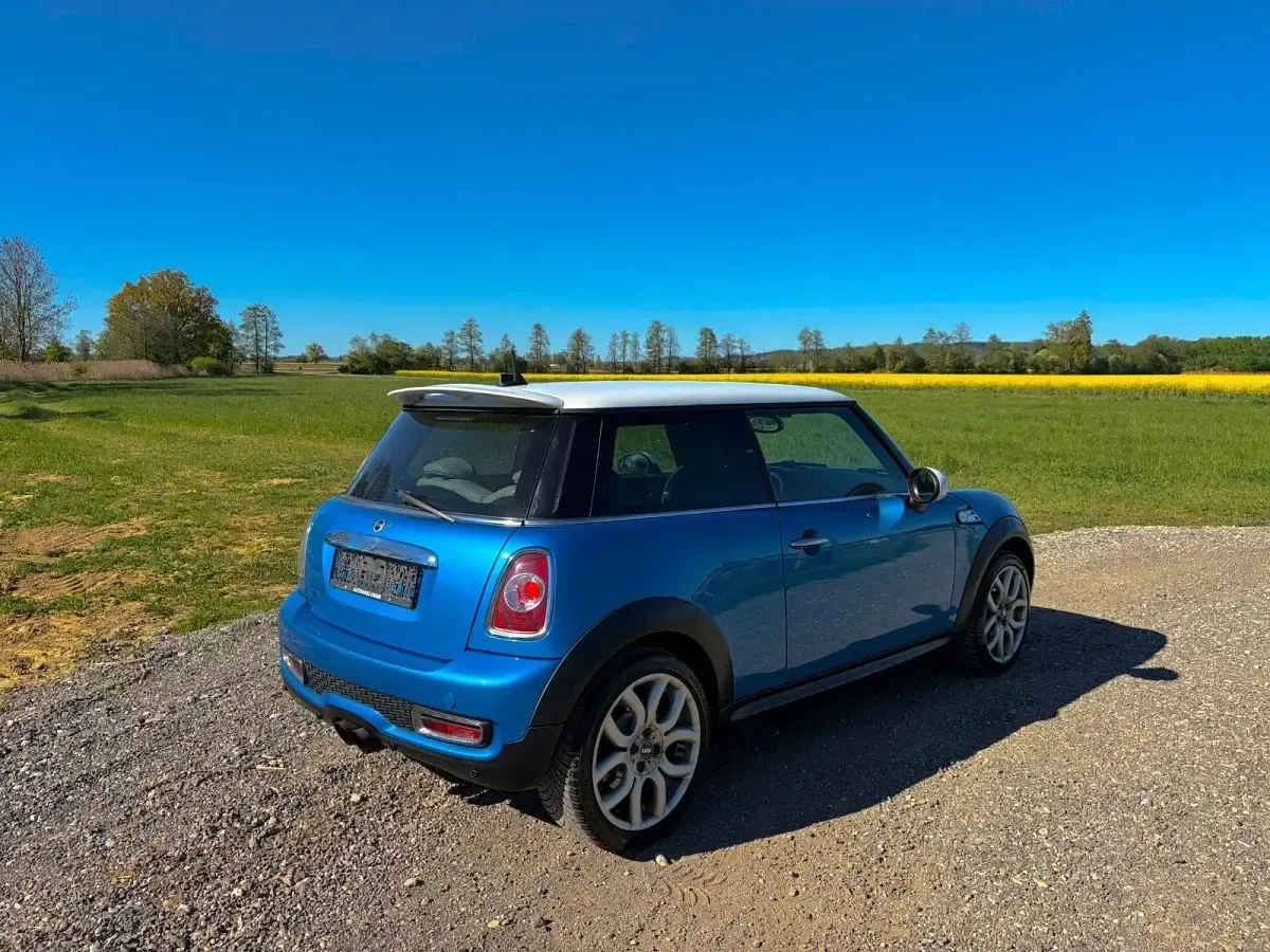Occasion Mini John Cooper Works 211 ch (155 kW) 2011 Bleue Citadine