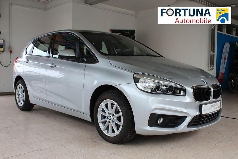Silber Gebraucht 2017 BMW 218 Active Tourer Van / Kleinbus | 15.980 € (Fairer Preis) - Bild 1/4
