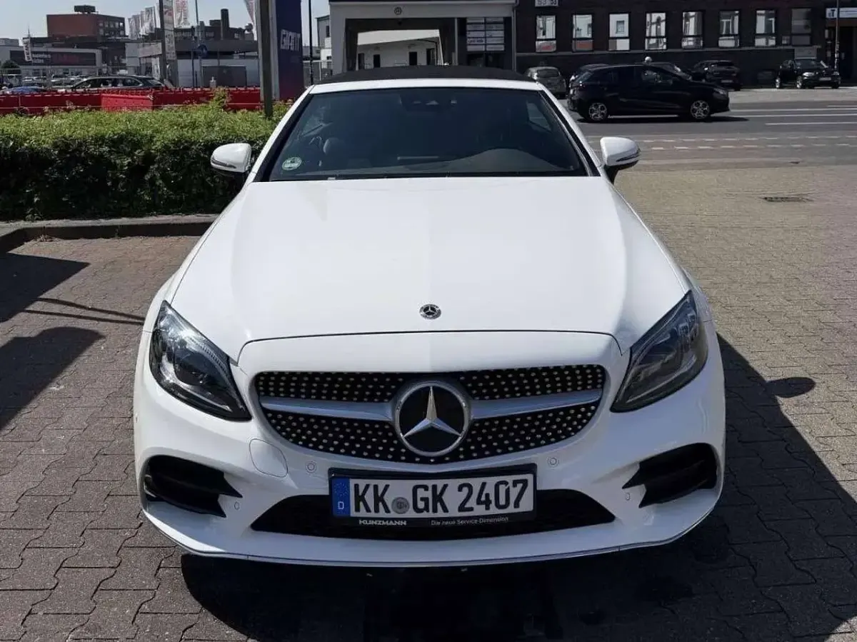 Gebraucht Mercedes C180 AMG line 156 PS (114 kW) 2020 Weiß Cabrio