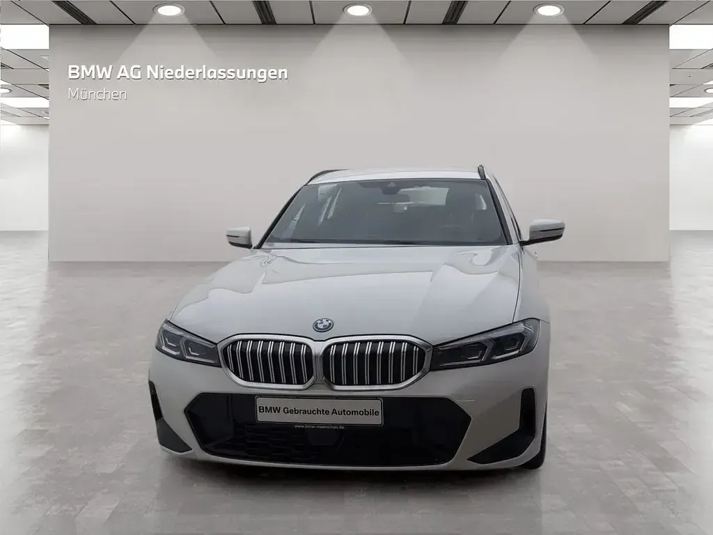 Gebraucht BMW 330 M Sport 184 PS (135 kW) 2022 Weiß Kombi