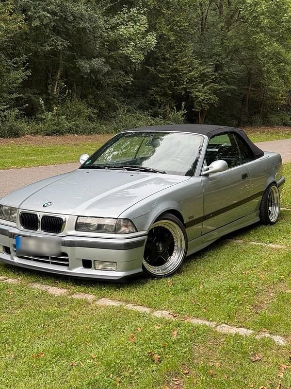 Silber Gebraucht 1997 BMW 320 Cabriolet M Sport Cabrio | 11.900 € (Etwas zu teuer) - Bild 1/4