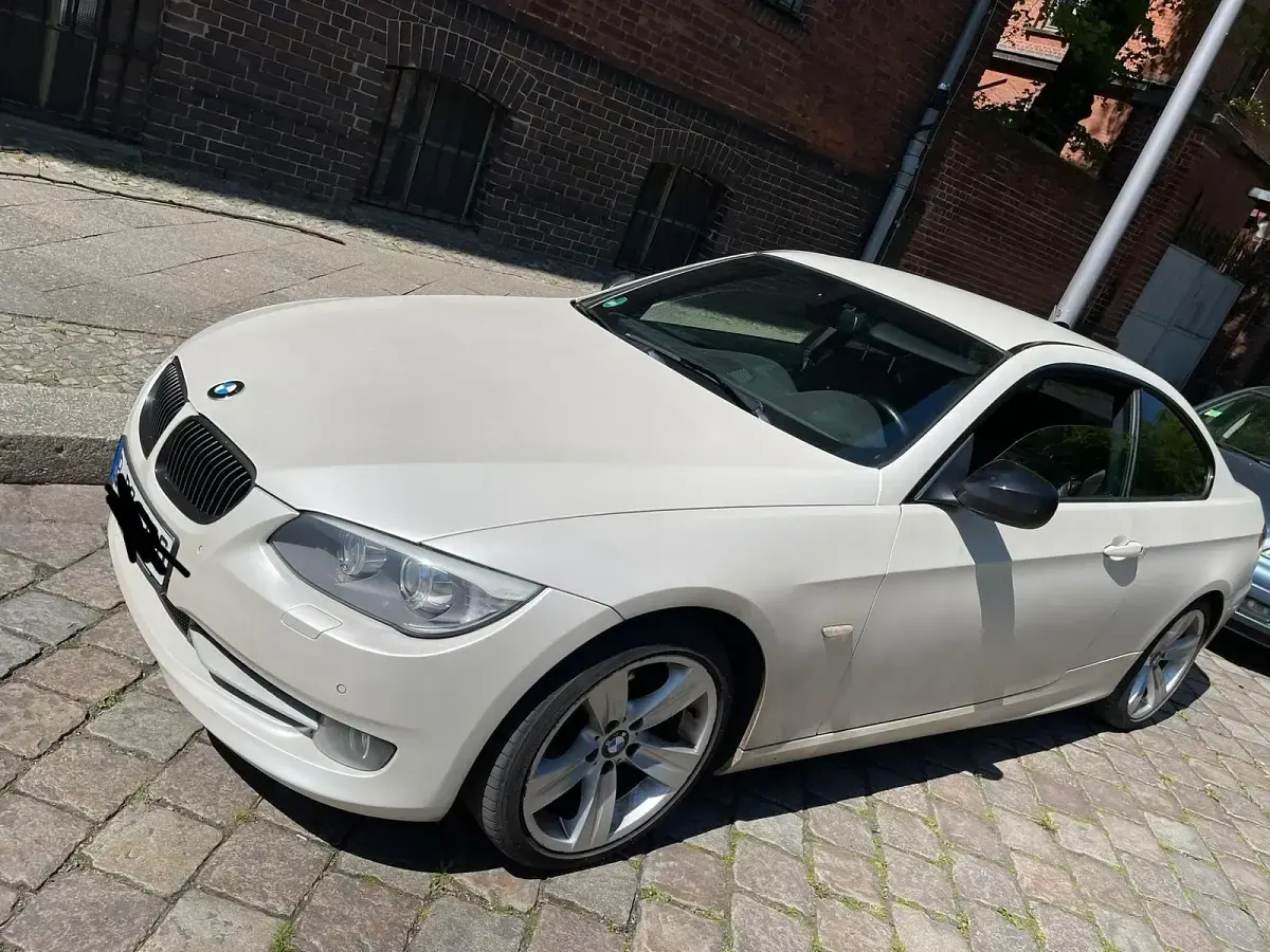 Gebraucht BMW 330 245 PS (180 kW) 2010 Weiß Coupé