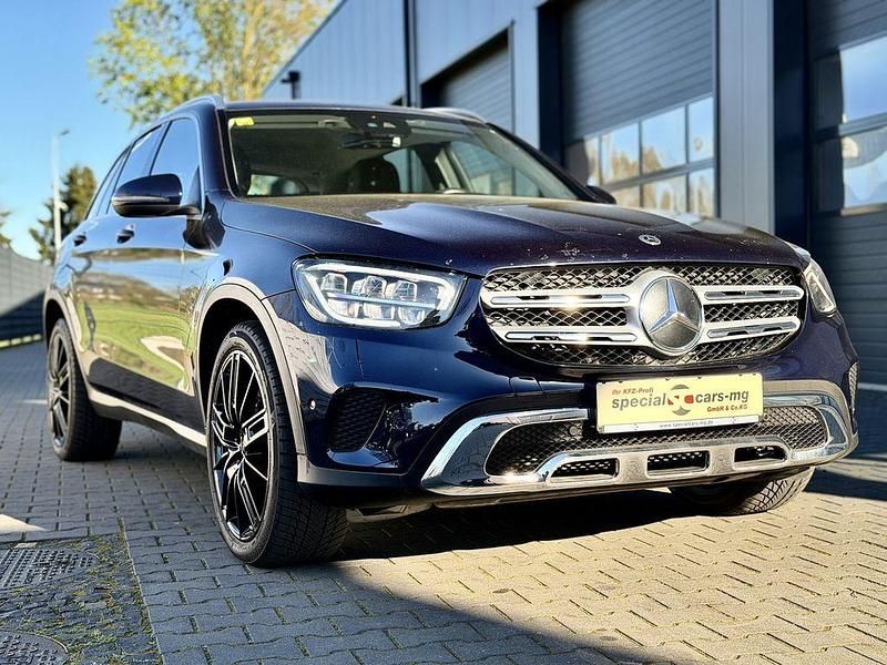 Gebraucht Mercedes GLC220 194 PS (142 kW) 2020 Blau SUV